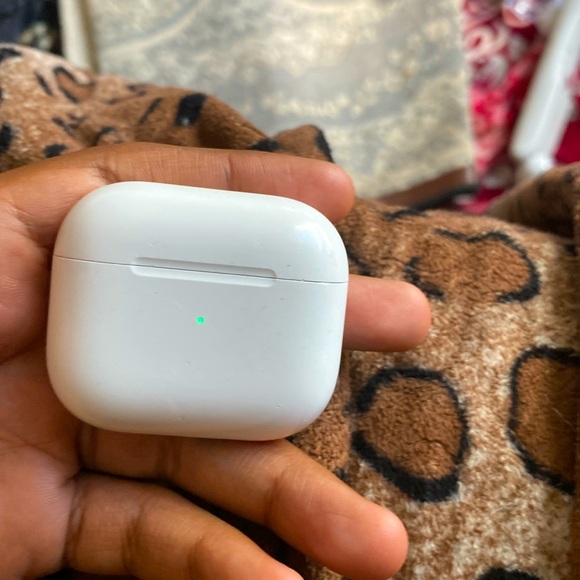 AirPod Gen 3 - Picture 1 of 4